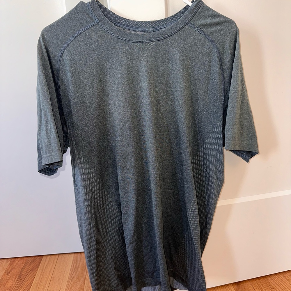 Men's Gray Shirt
